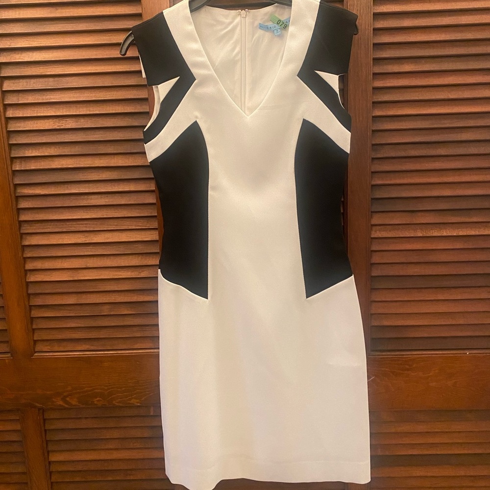 Like new size 0 Antonio Melani dress